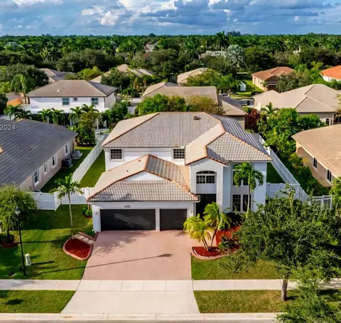 13823 NW 15th St NW, Pembroke Pines, FL 33028