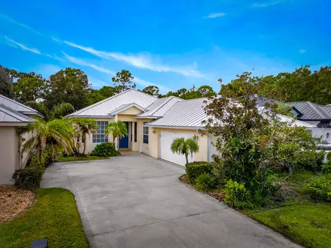 9437 Poinciana Ct, Fort Pierce, FL 34951