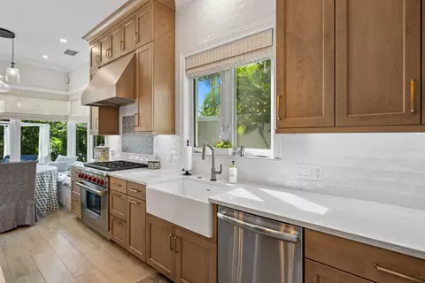Kitchen - 116 Terrapin Trl, Jupiter, FL 33458 photo 8 of 10