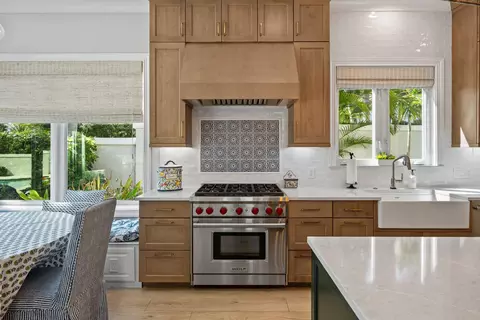 Kitchen - 116 Terrapin Trl, Jupiter, FL 33458 photo 6 of 10