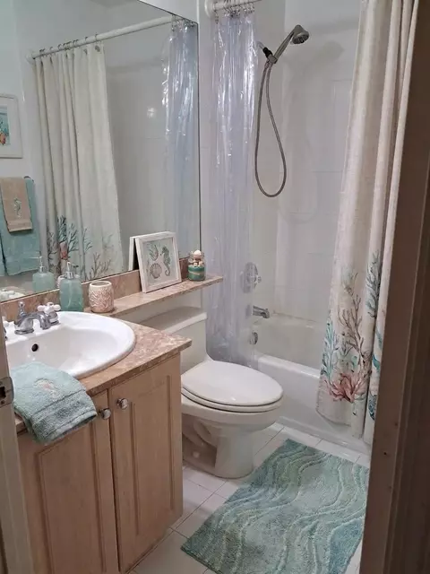 Bath - Undisclosed, Pompano Beach, FL 33062 photo 3 of 3
