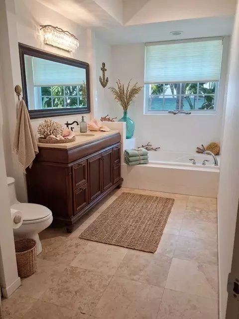 Bath - Undisclosed, Pompano Beach, FL 33062 photo 2 of 3