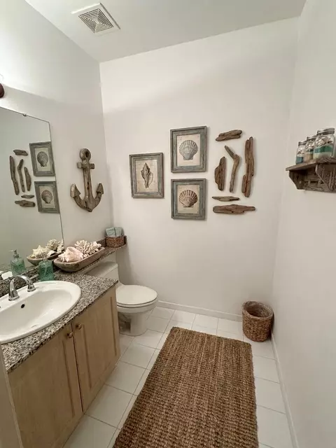 Bath - Undisclosed, Pompano Beach, FL 33062 photo 1 of 3