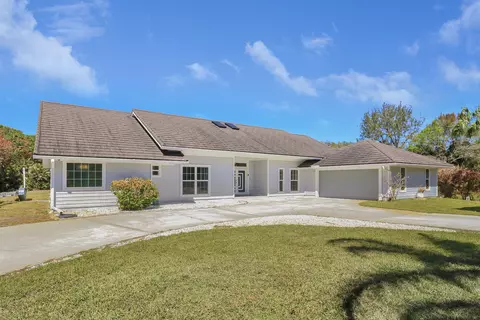 815 N E Stokes Ter, Jensen Beach, FL 34957