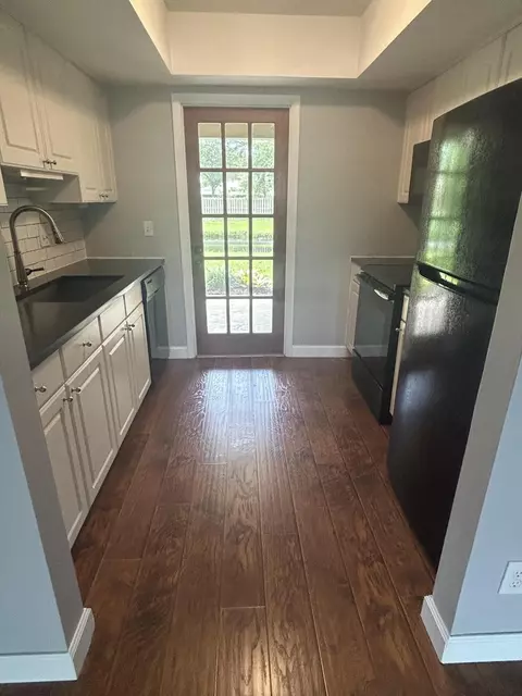Kitchen - 223 Bent Arrow Dr, Jupiter, FL 33458 photo 1 of 3