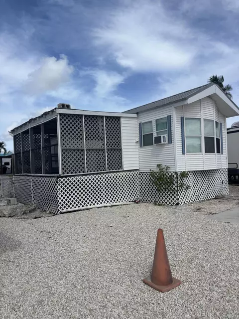 36 E 2nd St #P4, Key Largo, FL 33037 photo 2