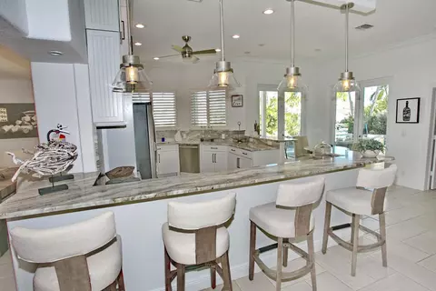 Kitchen - 4110 NE 27th Ave, Lighthouse Point, FL 33064 photo 2 of 7