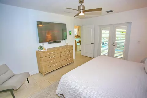 Bedroom - 4110 NE 27th Ave, Lighthouse Point, FL 33064 photo 3 of 8