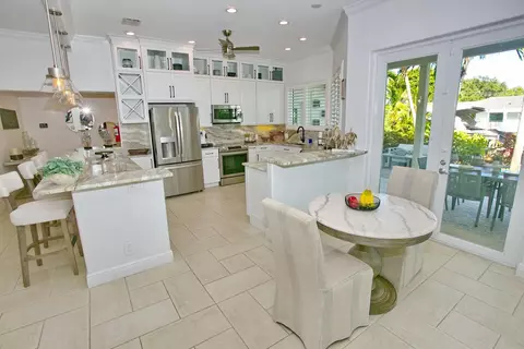 Kitchen - 4110 NE 27th Ave, Lighthouse Point, FL 33064 photo 7 of 7
