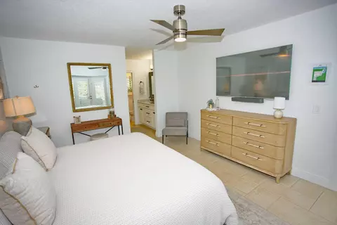 Bedroom - 4110 NE 27th Ave, Lighthouse Point, FL 33064 photo 2 of 8