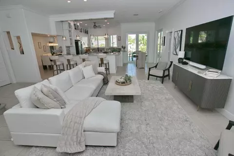 Living - 4110 NE 27th Ave, Lighthouse Point, FL 33064 photo 3 of 3