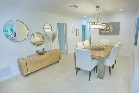 Dining - 4110 NE 27th Ave, Lighthouse Point, FL 33064 photo 1 of 2