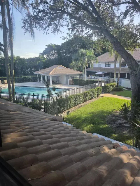9809 Riverside Dr #51-5, Coral Springs, FL 33071
