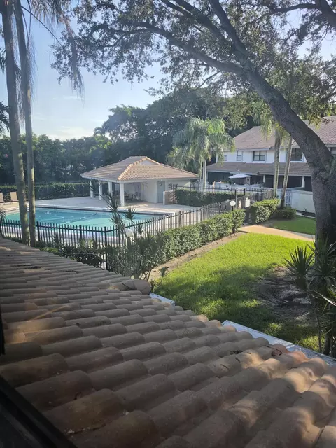 9809 Riverside Dr #51-5, Coral Springs, FL 33071