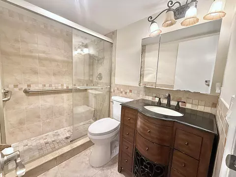 Bath - 171 Grantham E, Deerfield Beach, FL 33442 photo 4 of 8