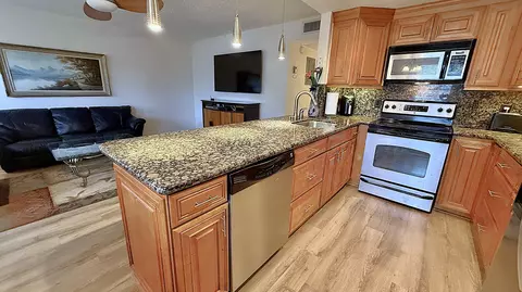 Kitchen - 171 Grantham E, Deerfield Beach, FL 33442 photo 2 of 5