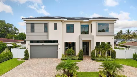 289 NW 11th St, Boca Raton, FL 33432
