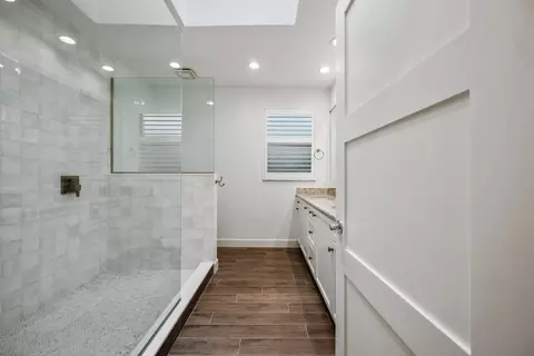 Bath - 106 Toteka Cir, Jupiter, FL 33458 photo 1 of 5