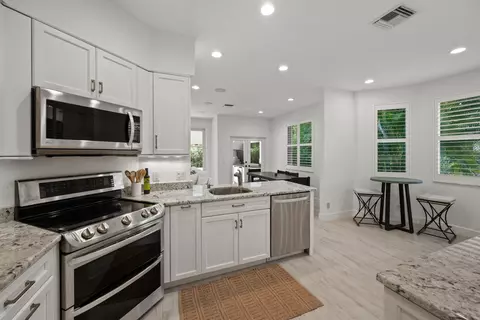 Kitchen - 106 Toteka Cir, Jupiter, FL 33458 photo 4 of 5