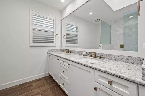 Bath - 106 Toteka Cir, Jupiter, FL 33458 photo 2 of 5