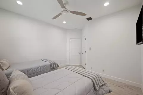 Bedroom - 106 Toteka Cir, Jupiter, FL 33458 photo 4 of 6