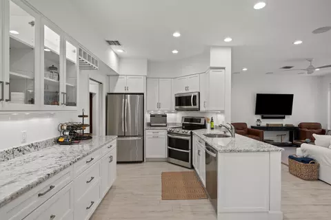 Kitchen - 106 Toteka Cir, Jupiter, FL 33458 photo 3 of 5