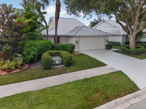 Exterior - 406 River Edge Rd, Jupiter, FL 33477 photo 10 of 11
