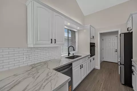 Entry Way - 406 River Edge Rd, Jupiter, FL 33477 photo 2 of 5