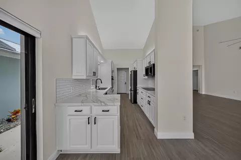 Kitchen - 406 River Edge Rd, Jupiter, FL 33477 photo 4 of 4