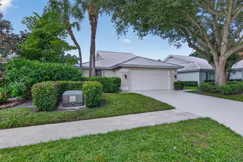 Exterior - 406 River Edge Rd, Jupiter, FL 33477 photo 2 of 11