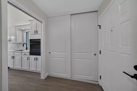 Entry Way - 406 River Edge Rd, Jupiter, FL 33477 photo 4 of 5