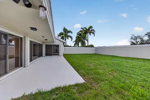 Exterior - 406 River Edge Rd, Jupiter, FL 33477 photo 6 of 11