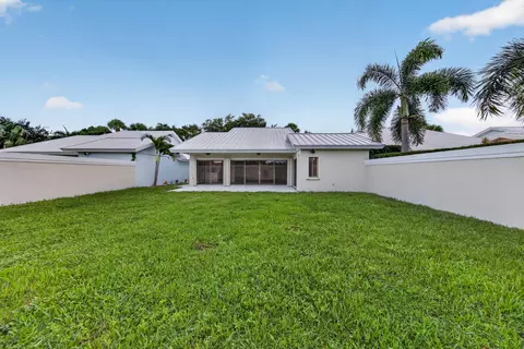 Exterior - 406 River Edge Rd, Jupiter, FL 33477 photo 9 of 11