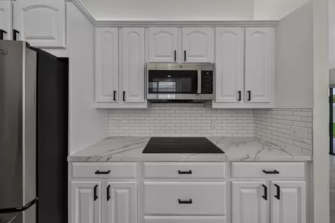 Kitchen - 406 River Edge Rd, Jupiter, FL 33477 photo 2 of 4