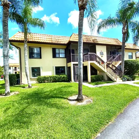 7221 Golf Colony Ct #102, Lake Worth, FL 33467