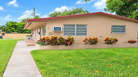 2341 Harding St, Hollywood, FL 33020