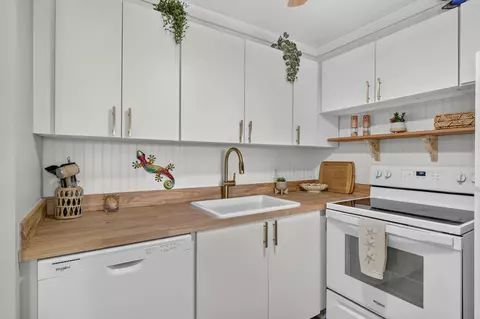 62 Sussex C, West Palm Beach, FL 33417