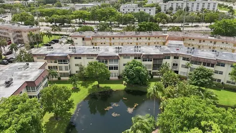 5121 W Oakland Park #109, Lauderdale Lakes, FL 33313
