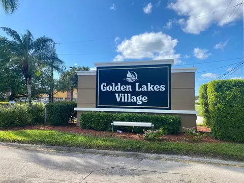156 Lake Evelyn Dr, West Palm Beach, FL 33411