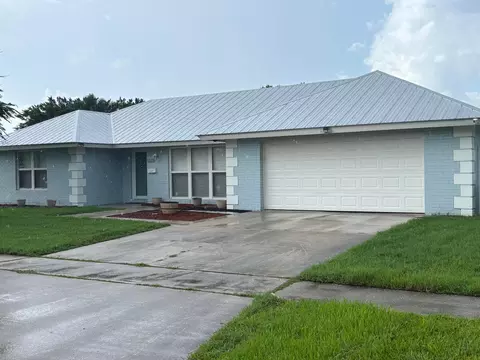 1473 SE Sunshine Ave, Port Saint Lucie, FL 34952