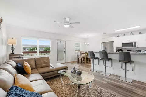 Living - 209 Brighton E, Boca Raton, FL 33434 photo 3 of 4