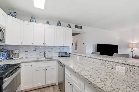 Kitchen - 209 Brighton E, Boca Raton, FL 33434 photo 2 of 5