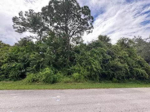 5807 Shannon Dr, Fort Pierce, FL 34951