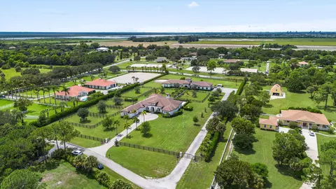 843 Stallion Dr, Loxahatchee, FL 33470
