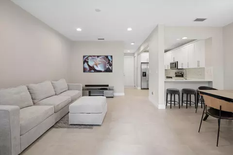 950 Marina Del Ray Ln #4, West Palm Beach, FL 33401