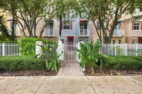 506 NE 7th Ave # 1, Fort Lauderdale, FL 33301