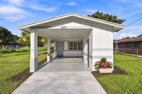 809 N 22nd St, Fort Pierce, FL 34950