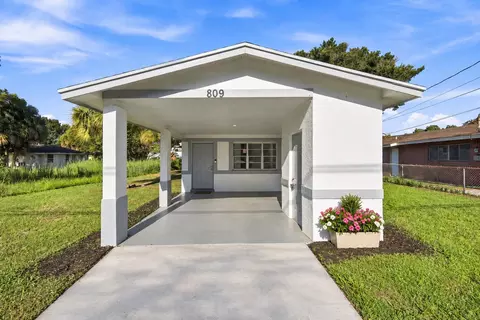 809 N 22nd St, Fort Pierce, FL 34950