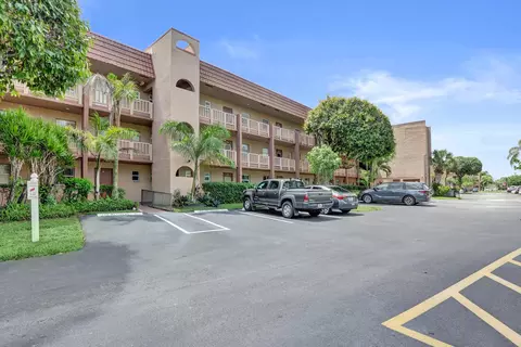 9540 Sunrise Lakes Blvd #303, Sunrise, FL 33322
