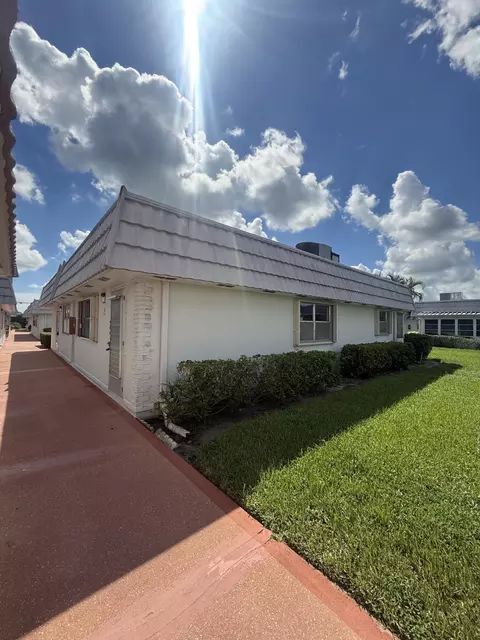 34 Valencia B, Delray Beach, FL 33446